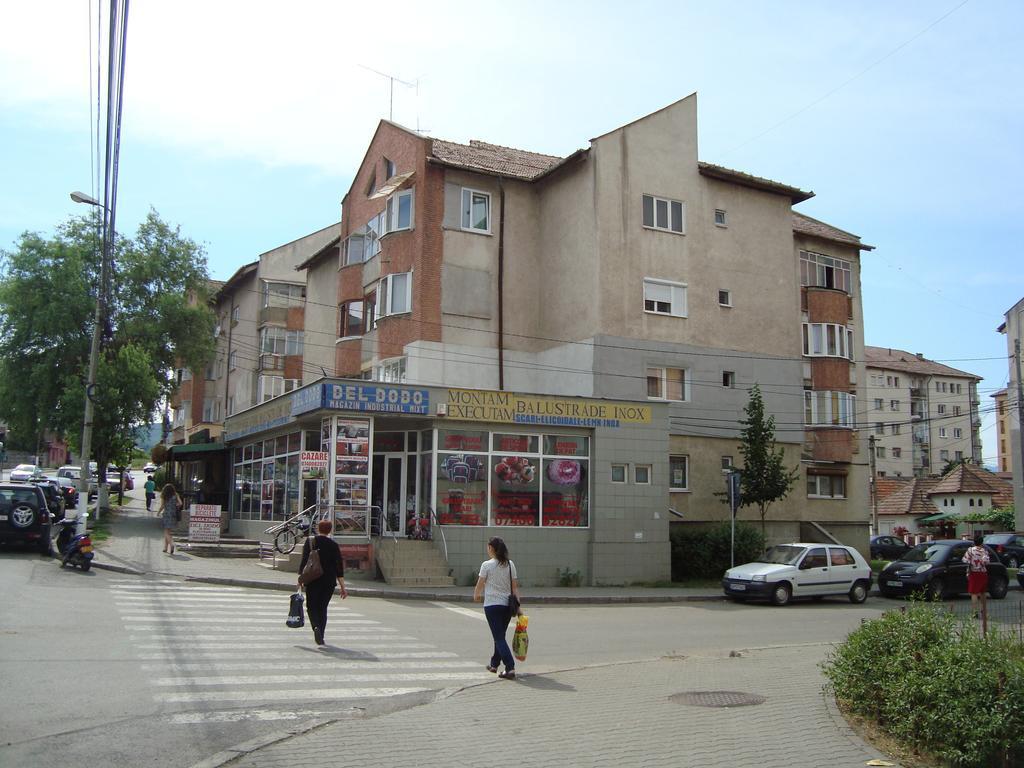 Apartamentul Republicii Άλμπα Ιούλια Εξωτερικό φωτογραφία